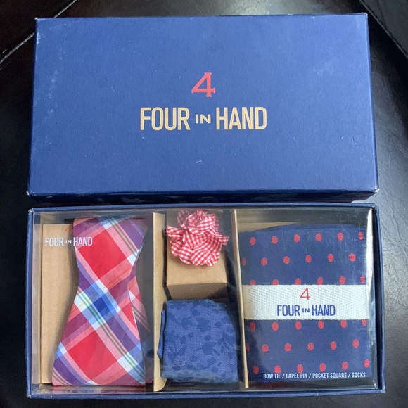 Mens 4 in Hand Bow Tie, Lapel Pin, Pocket Square and Socks Set - Picture 5 of 6